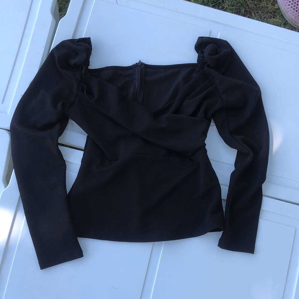 2/$28🌸 Elegant Black Women's Top